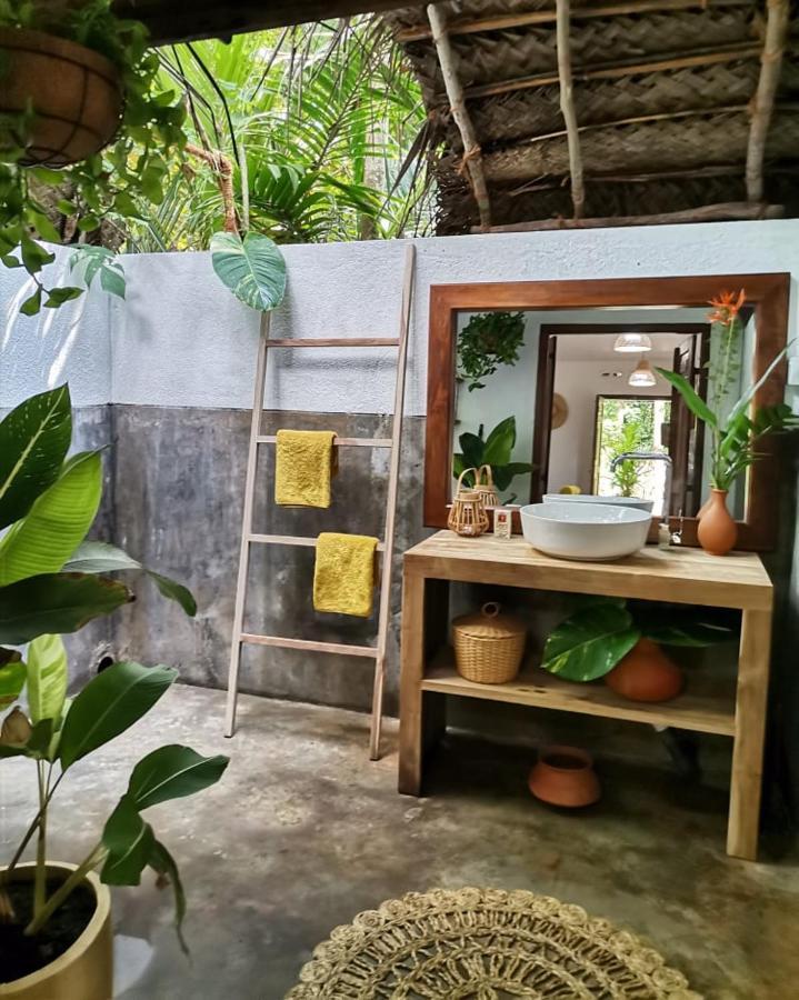 Le Cabanon Apartment Dickwella Exterior photo